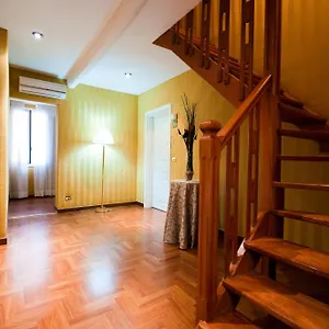 https://trevi-41-hotel.it-romehotels.com